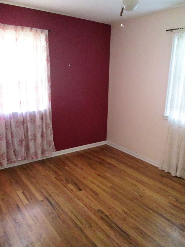 Building Photo - Cozy 2 bedroom house near old town Longmont!