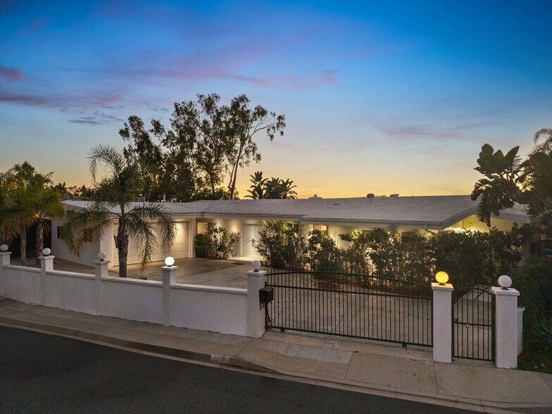 Building Photo - 1641 Tower Grove Dr