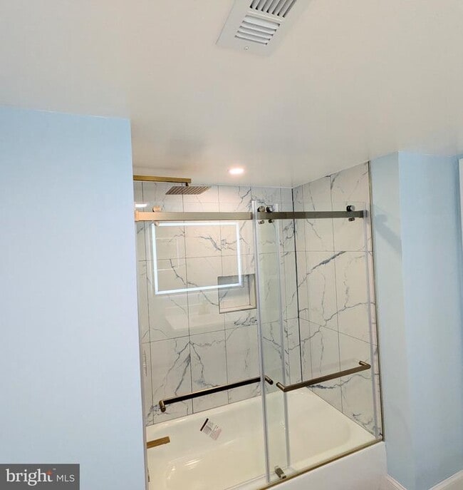 Building Photo - 34 Hermitage Dr