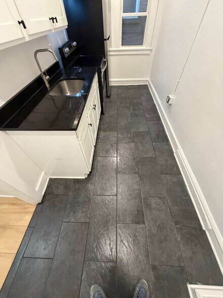 Building Photo - 1384 W 83rd St