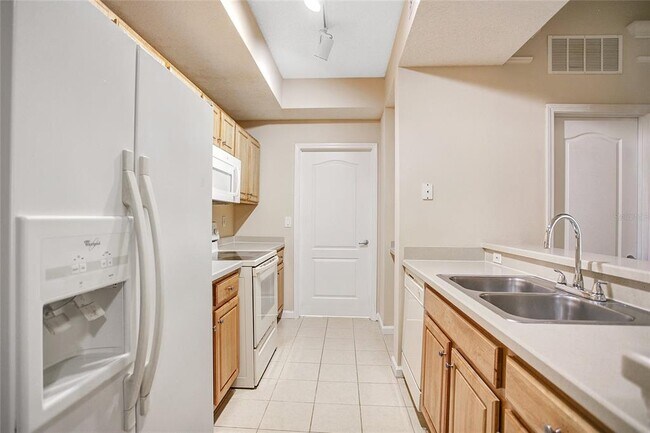 Building Photo - 12016 Villanova Dr