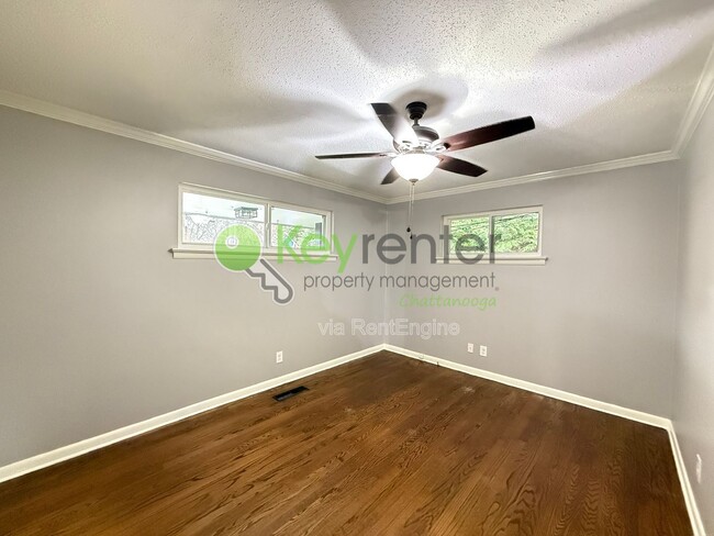 Building Photo - 904 Tremont St