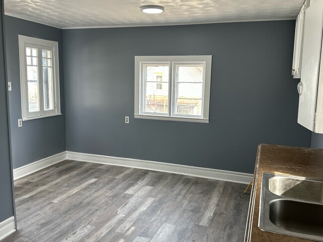 Building Photo - 1430 Gross Ave NE