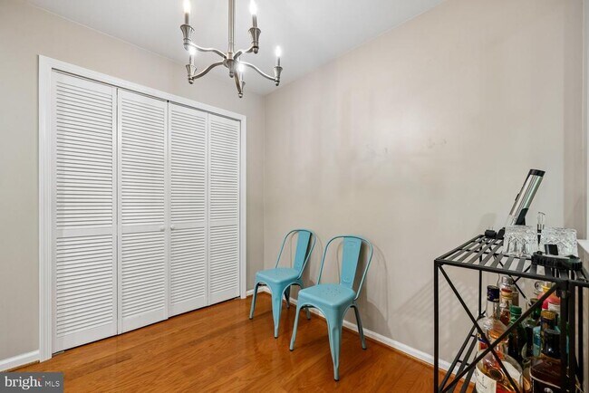 Building Photo - 5702 Brewer House Cir