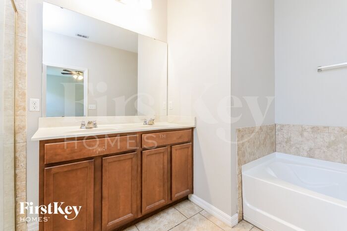 Building Photo - 1746 Sereno Dr