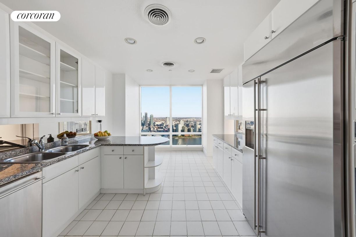 Building Photo - 845 United Nations Plaza