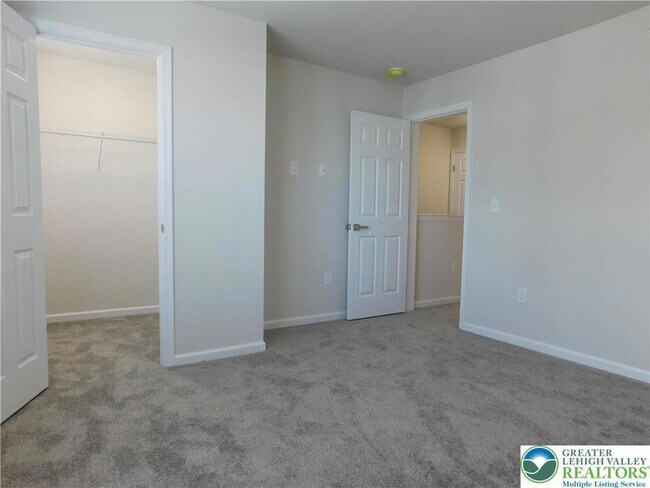 Building Photo - 326 E Frankford St