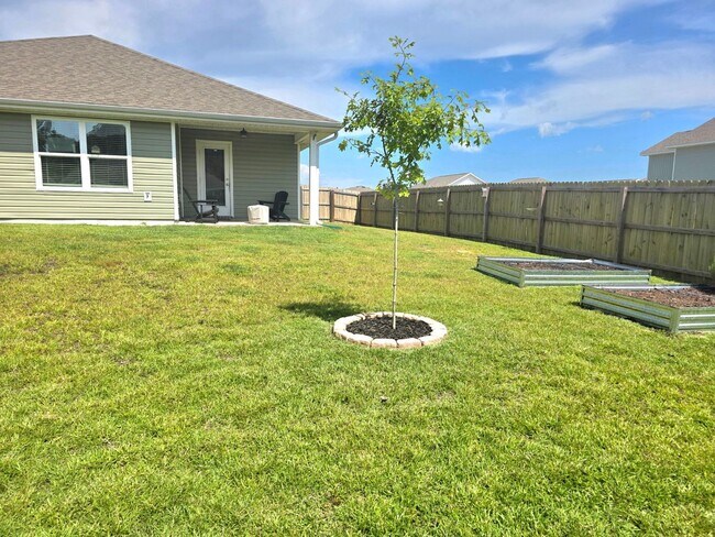 Building Photo - 4375 White Cedar Ct