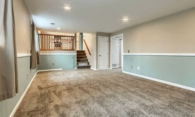 Building Photo - Charming & Spacious 5-Bedroom Home! Detach...