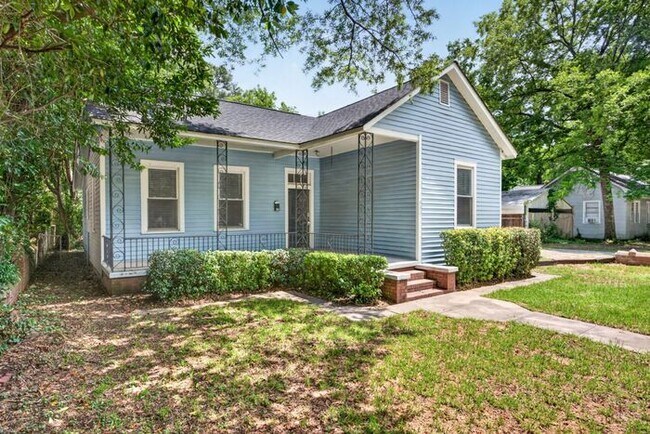 Building Photo - 3 Bedroom House in Olympia