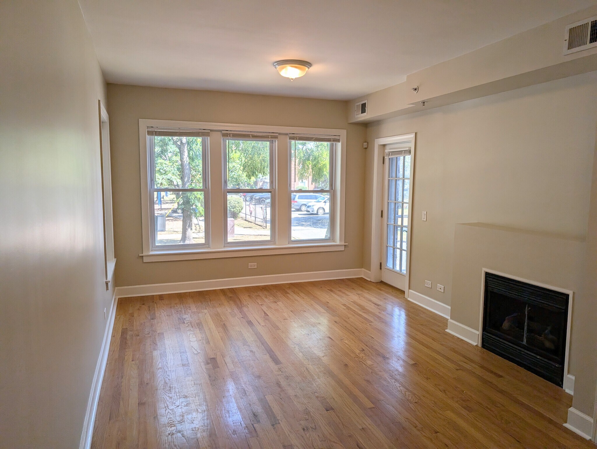 Building Photo - 802 Brummel St