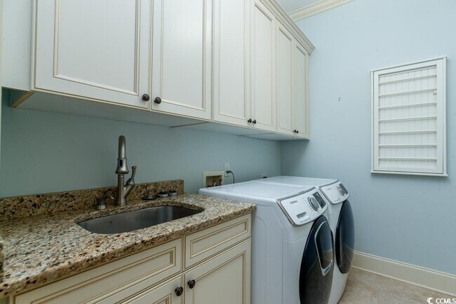 Building Photo - 7545 Ventura Ct