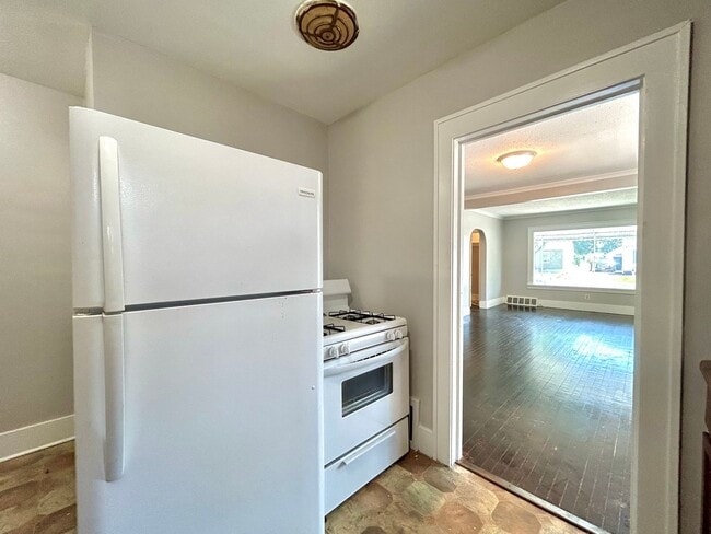 Building Photo - Two Bedroom Home in Muskegon