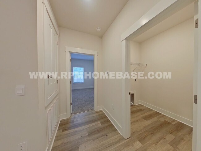 Building Photo - Modern 4-Bedroom Home with Energy-Efficient Features in Kaheeley Ridge!