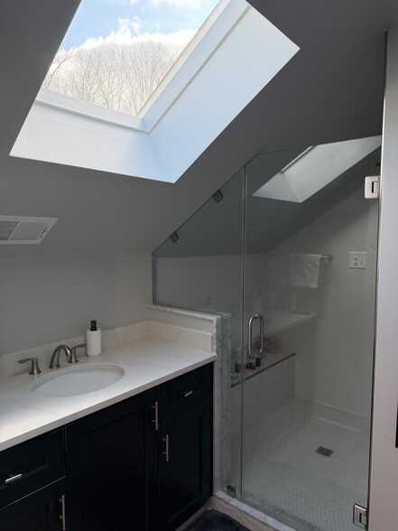 Building Photo - 216 S Sugan Rd