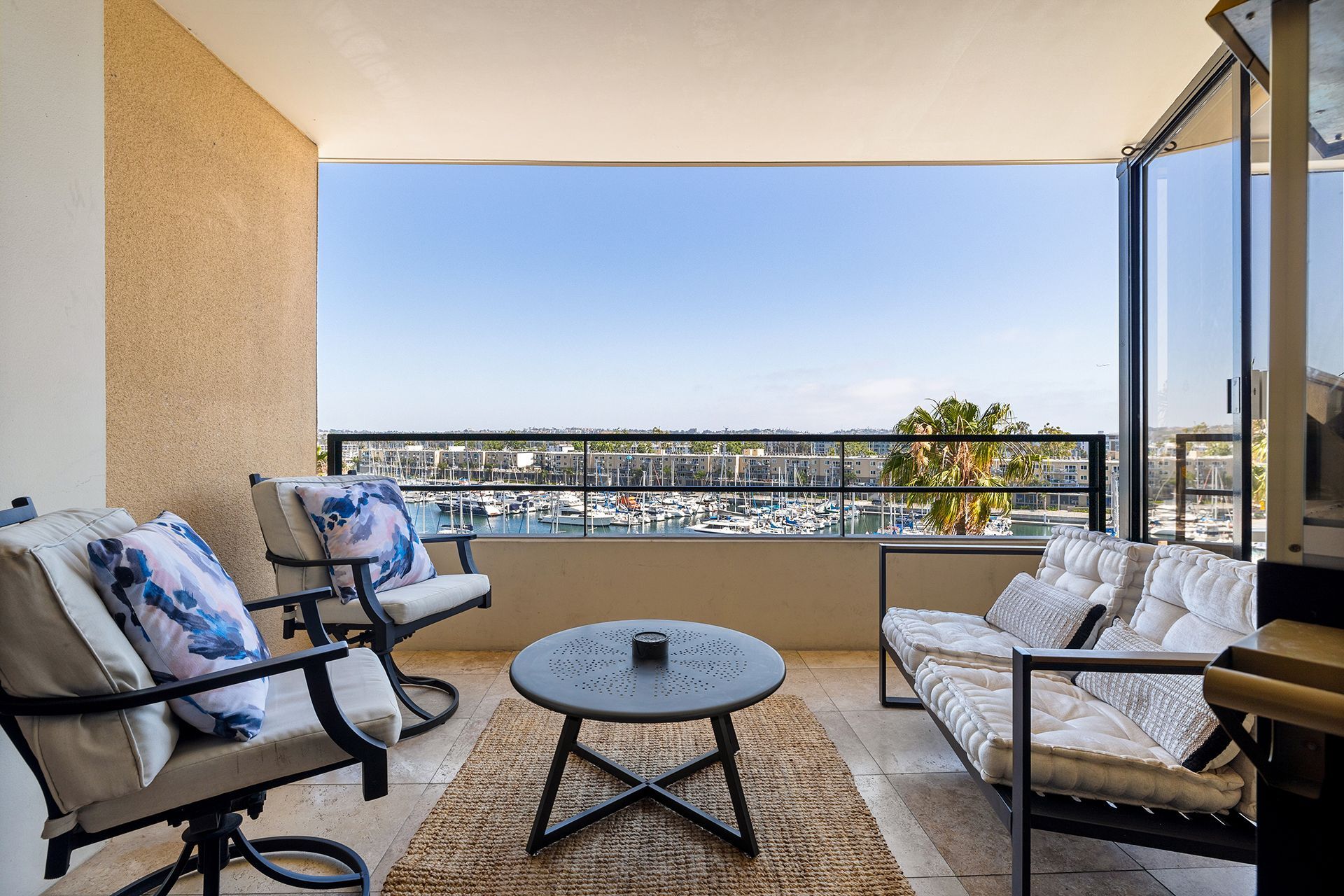 Building Photo - 4267 Marina City Dr