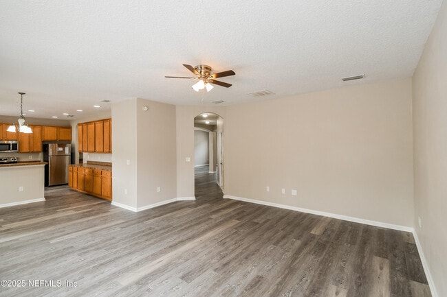 Building Photo - 9370 Jayhawk Ln