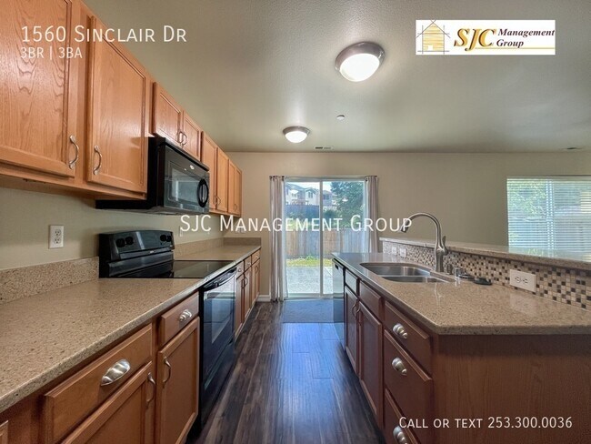 Building Photo - 1560 Sinclair Dr