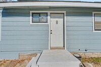 Building Photo - 732 N Victor Ave