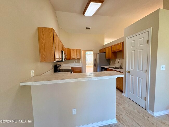 Building Photo - 15677 Moss Hollow Dr