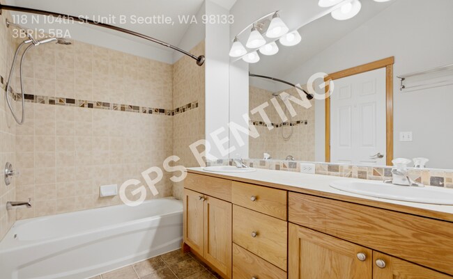 Building Photo - 118 N 104th St