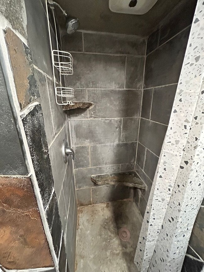 Building Photo - 1407 X Ave