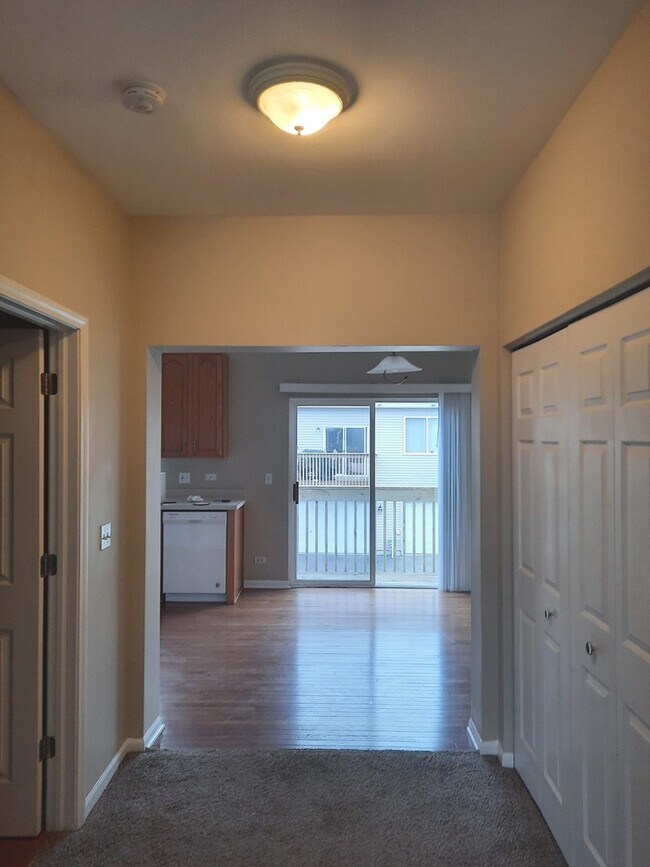 Building Photo - 832 Cherry Creek Dr