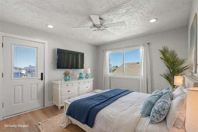 Building Photo - 4034 Reeves Dr