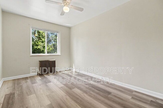 Building Photo - 629 Maple Dr
