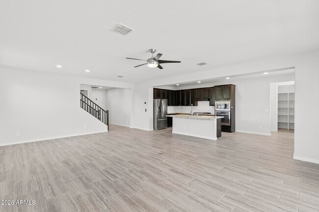 Building Photo - 130 N Bay Dr