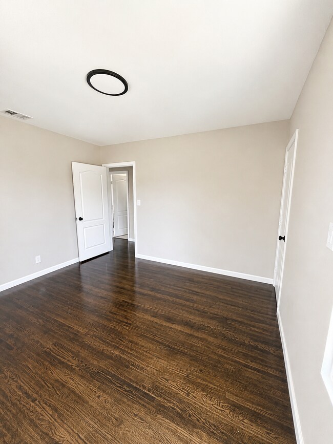 Building Photo - 9942 Bevis Ave
