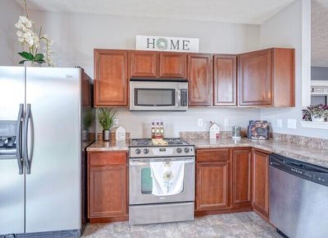 Building Photo - Spacious 3-Bedroom Lafayette Home with Office, Fenced Yard & 3-Car Garage