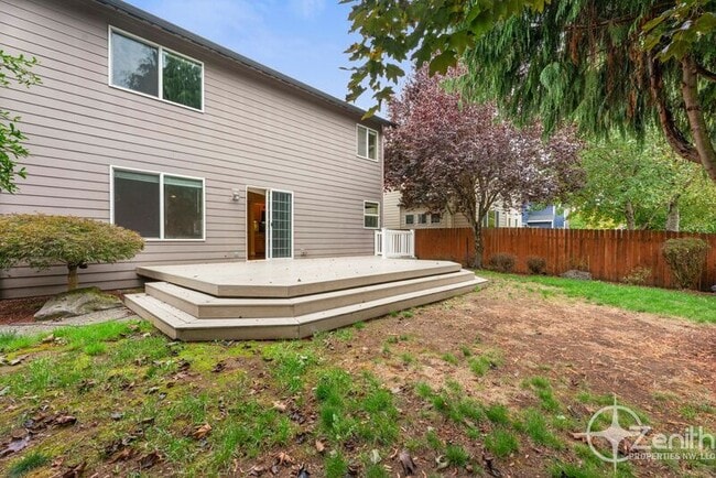 Building Photo - 2903 NE 184th Ave