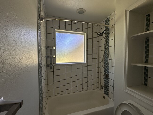 Building Photo - 309 Ivy St