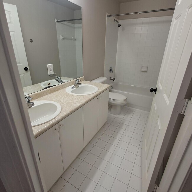 Building Photo - 3510 Shoma Dr