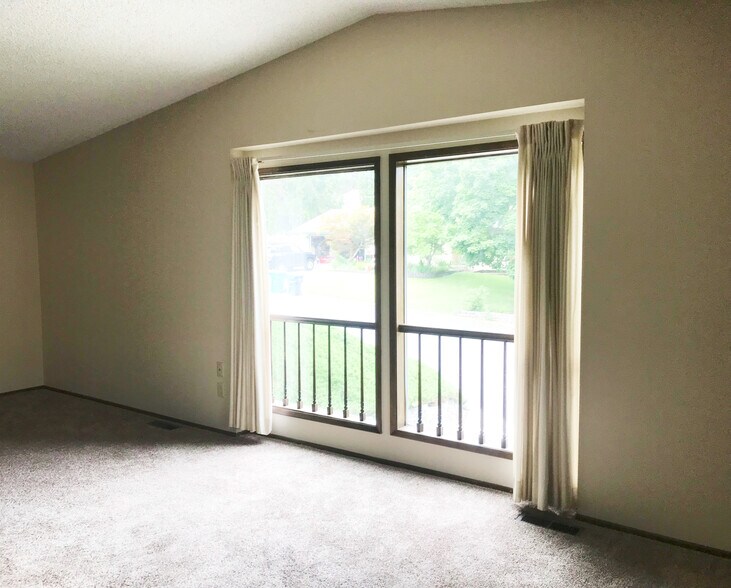 Building Photo - 721 W Bowling Rd