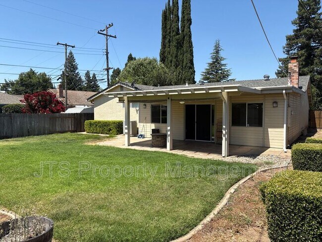 Building Photo - 2128 W La Loma Dr