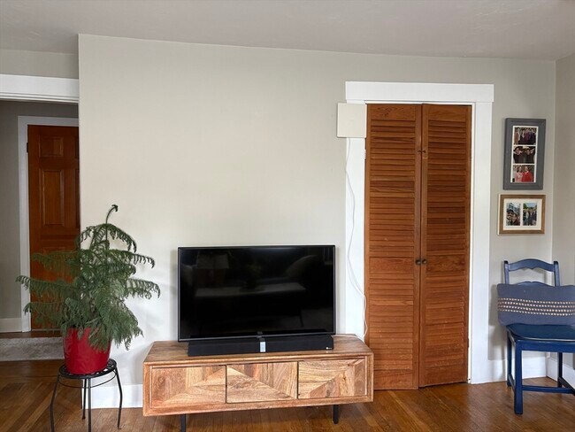 Building Photo - 16 Ruggles St