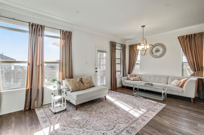 Building Photo - 205 Travers Stake Trl