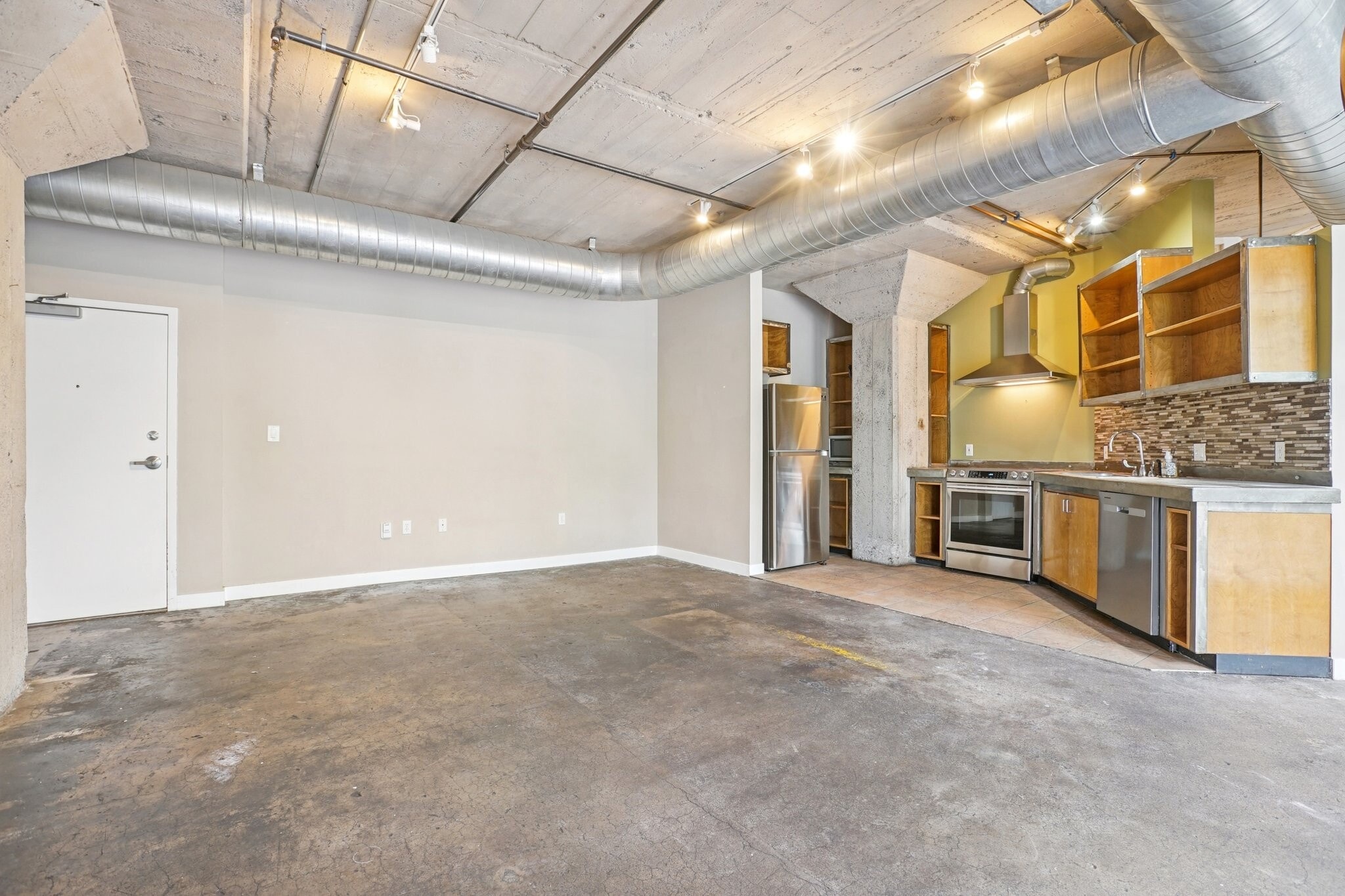 Building Photo - 380 W 200 S