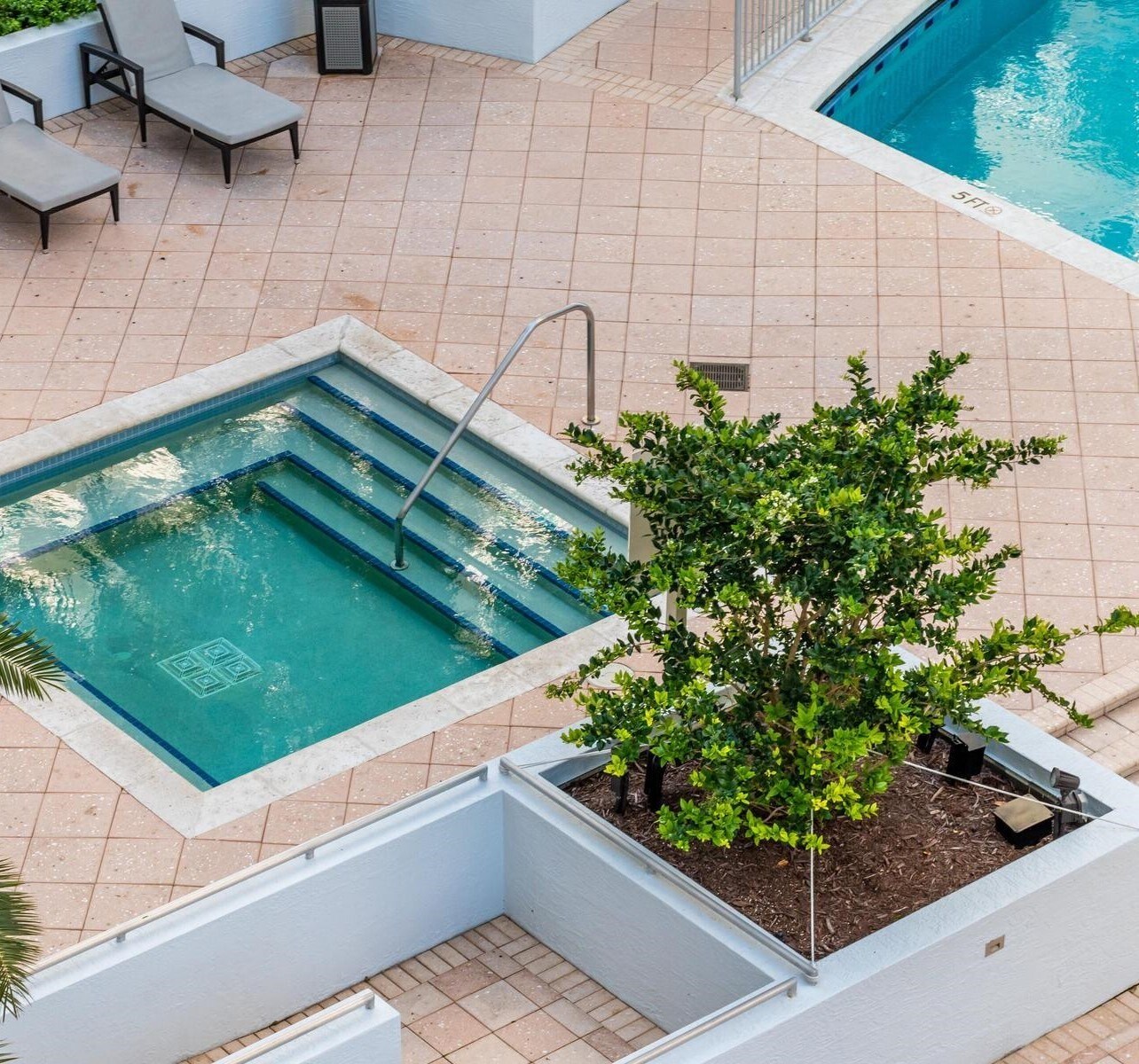 Building Photo - 1060 Brickell Ave