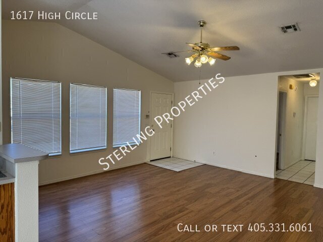 Building Photo - 1617 High Cir