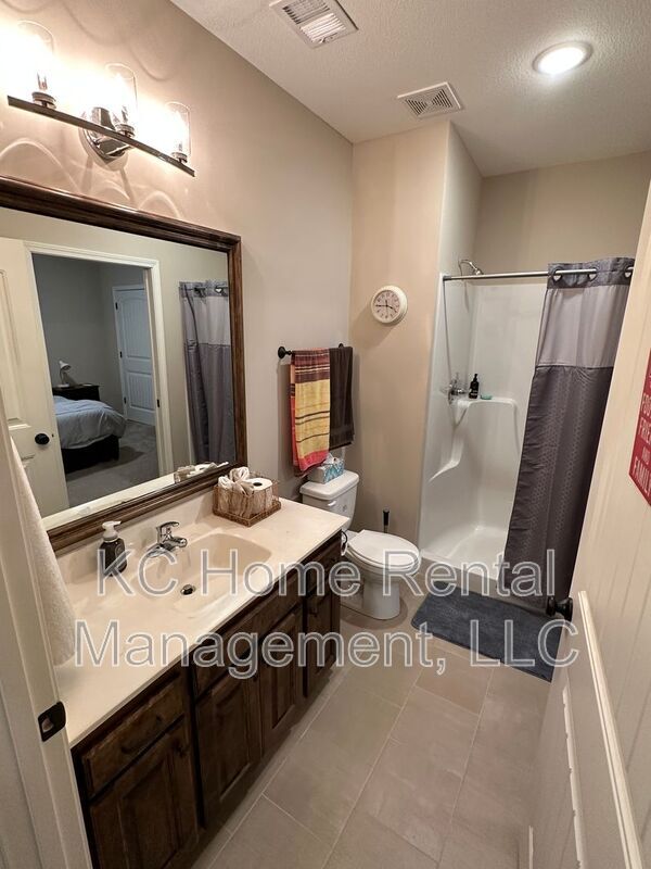 Building Photo - 2807 NE Sonora Valley Dr