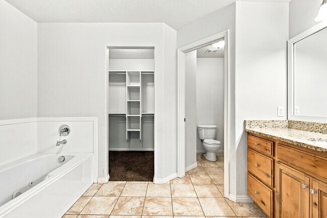 Building Photo - Beautiful Townhome in American Fork!