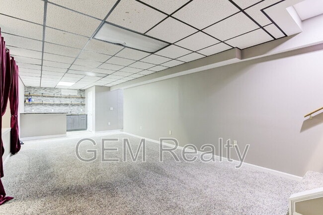 Building Photo - 15617 Mockingbird Ln