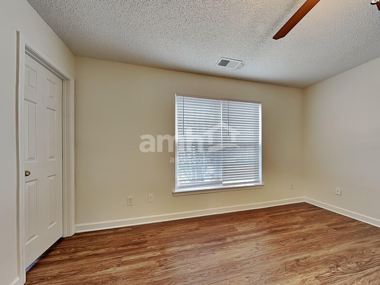 Building Photo - 1219 Alston Hill Dr