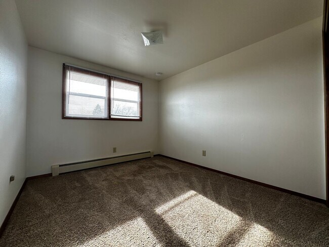 Building Photo - 1241 Apache Ave