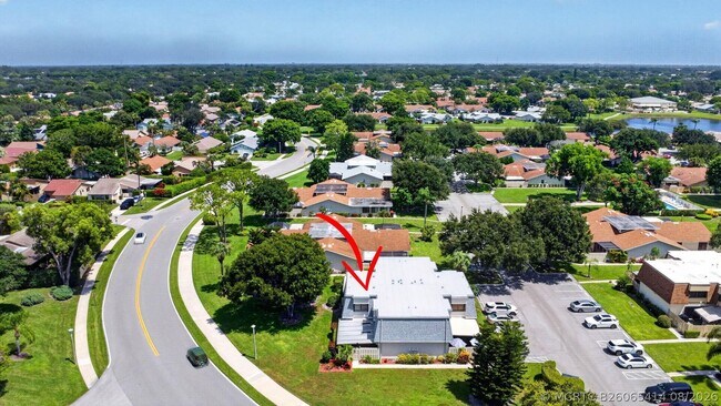Building Photo - 812 NW 30th Ave