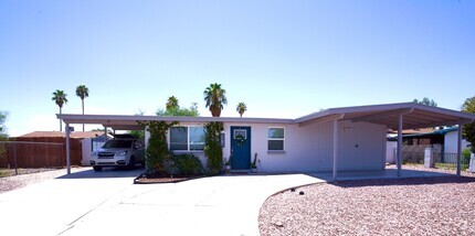 Building Photo - 8418 E Fond Du Lac Dr