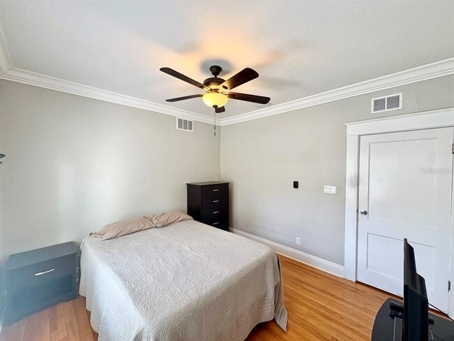 Building Photo - 302 W Haya St